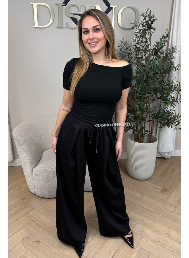 BLACK - 'ESMEE' - ONE-SHOULDER SHORTSLEEVE TOP