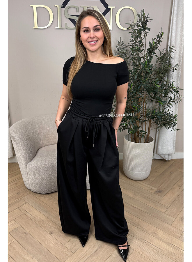 BLACK - 'ESMEE' - ONE-SHOULDER SHORTSLEEVE TOP