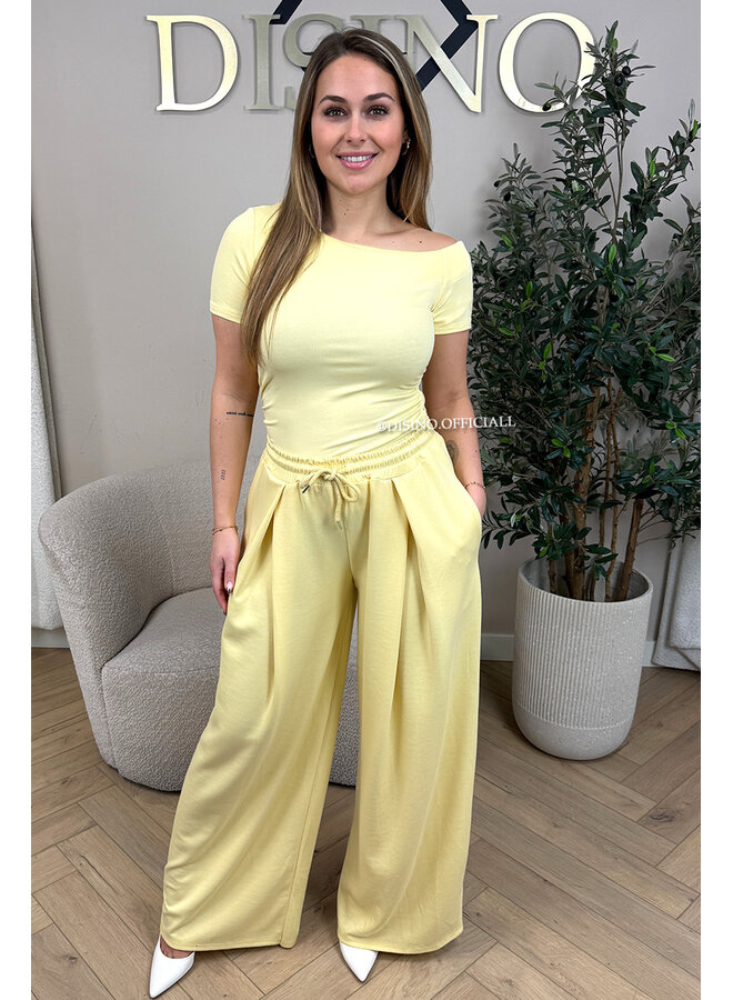 YELLOW - 'ESMEE' - ONE-SHOULDER SHORTSLEEVE TOP