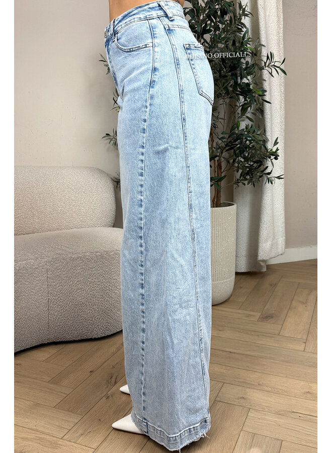 LIGHT BLUE - 'VIENNA JEANS' - EXTRA WIDE-LEG STRETCH JEANS
