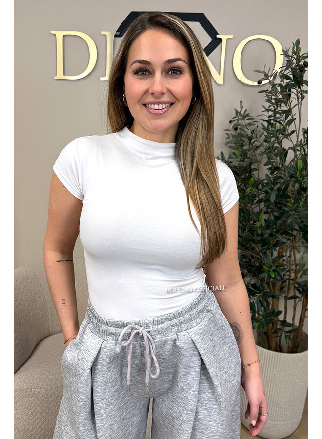 WHITE - 'MIA SHORTSLEEVE TOP' - PERFECT FIT HIGH NECK SHORTSLEEVE TOP