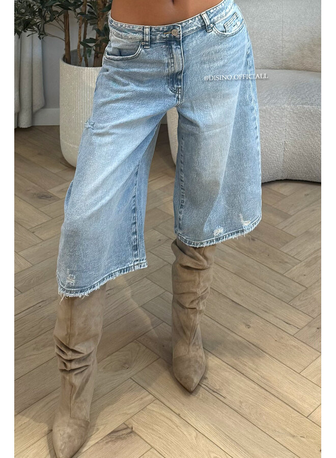 LIGHT BLUE - 'ROWIE BERMUDA' - BAGGY FIT STRETCH SIDE CUT BERMUDA JEANS