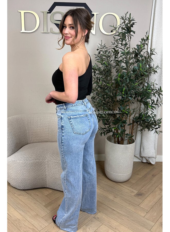 BLACK - 'SELMA BODY' - LACE DETAIL ONE ARM BODYSUIT