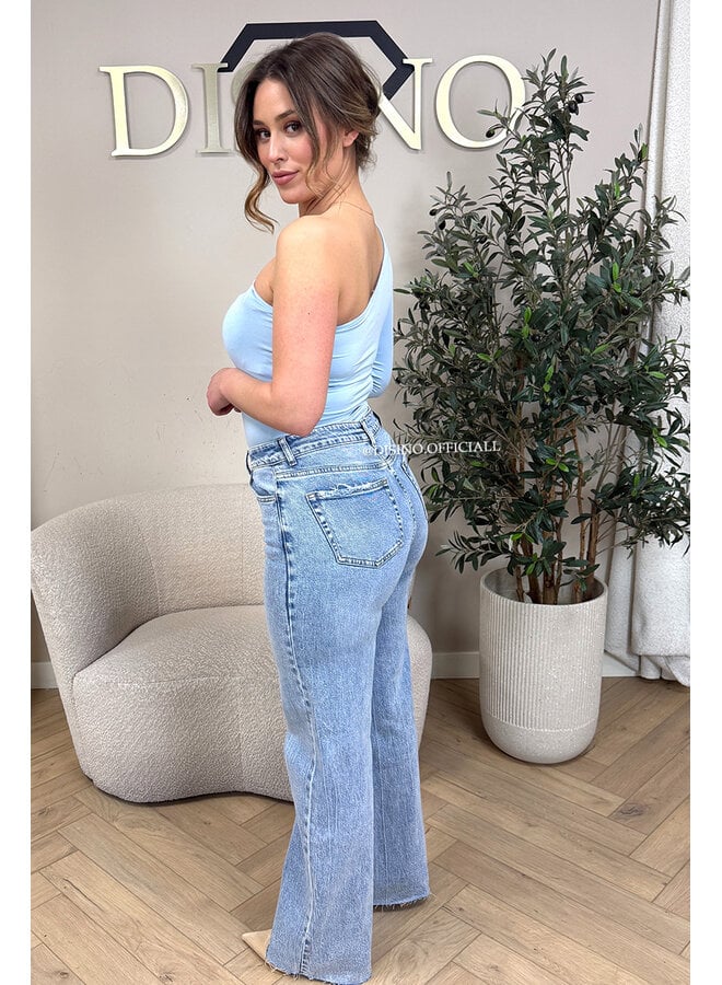 LIGHT BLUE - 'SELMA BODY' - LACE DETAIL ONE ARM BODYSUIT