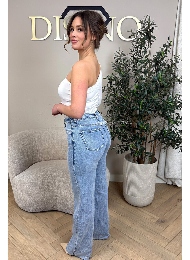 WHITE - 'SELMA BODY' - LACE DETAIL ONE ARM BODYSUIT