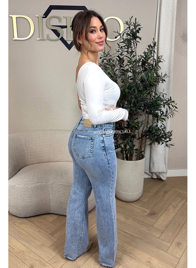 WHITE - 'SELMA BODY' - LACE DETAIL ONE ARM BODYSUIT