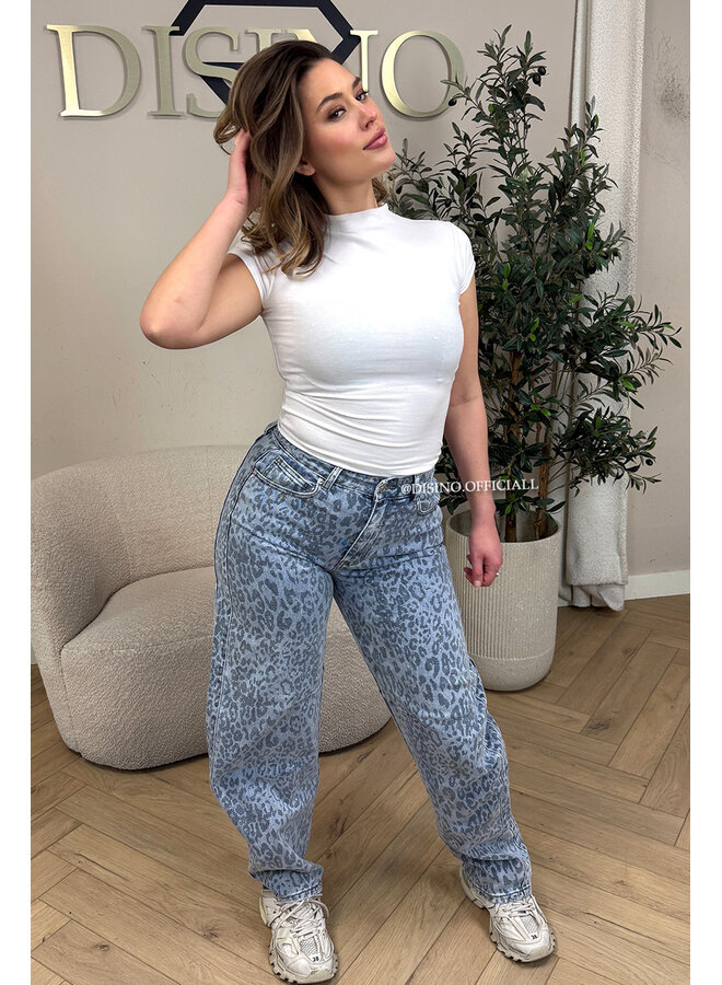 WHITE - 'MIA SHORTSLEEVE TOP' - PERFECT FIT HIGH NECK SHORTSLEEVE TOP