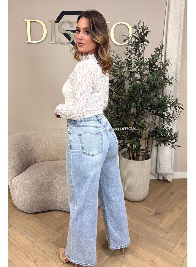 WHITE - 'SELENA V2 TOP' - LACE TOP + TOP INSIDE