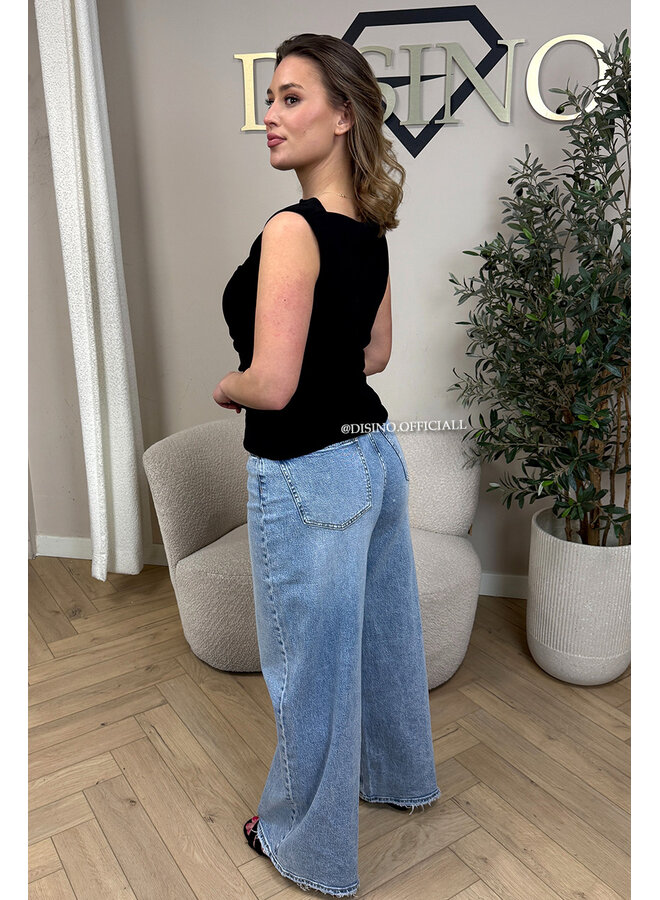 BLACK - 'DAISY TOP' - STRETCH RUCHED CLASSY TOP