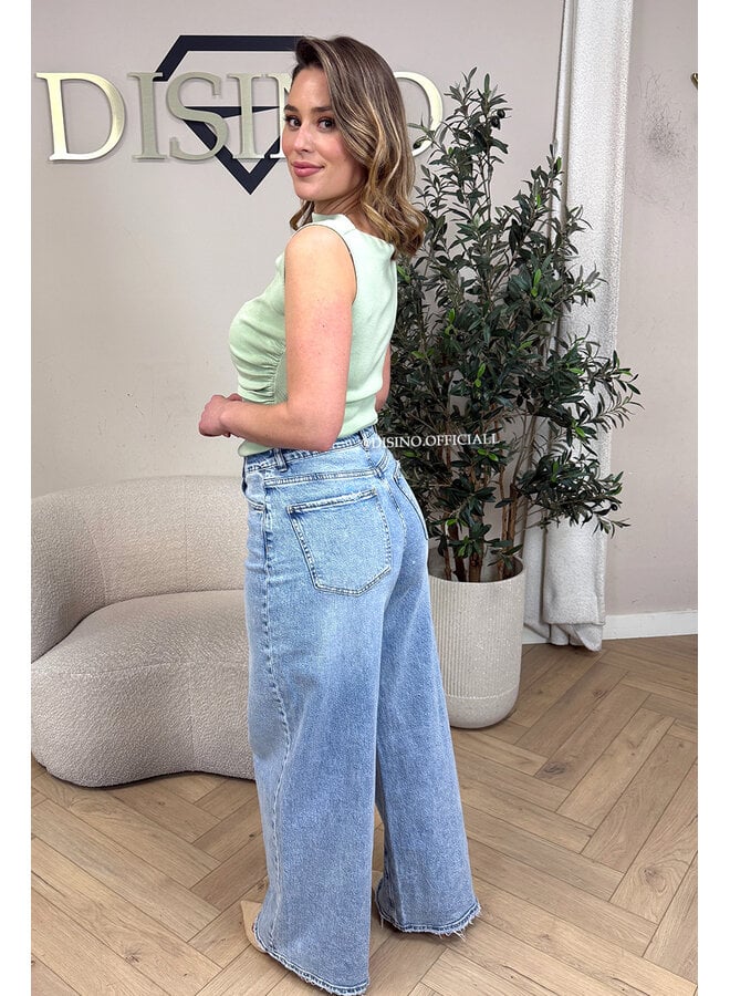 GREEN - 'DAISY TOP' - STRETCH RUCHED CLASSY TOP