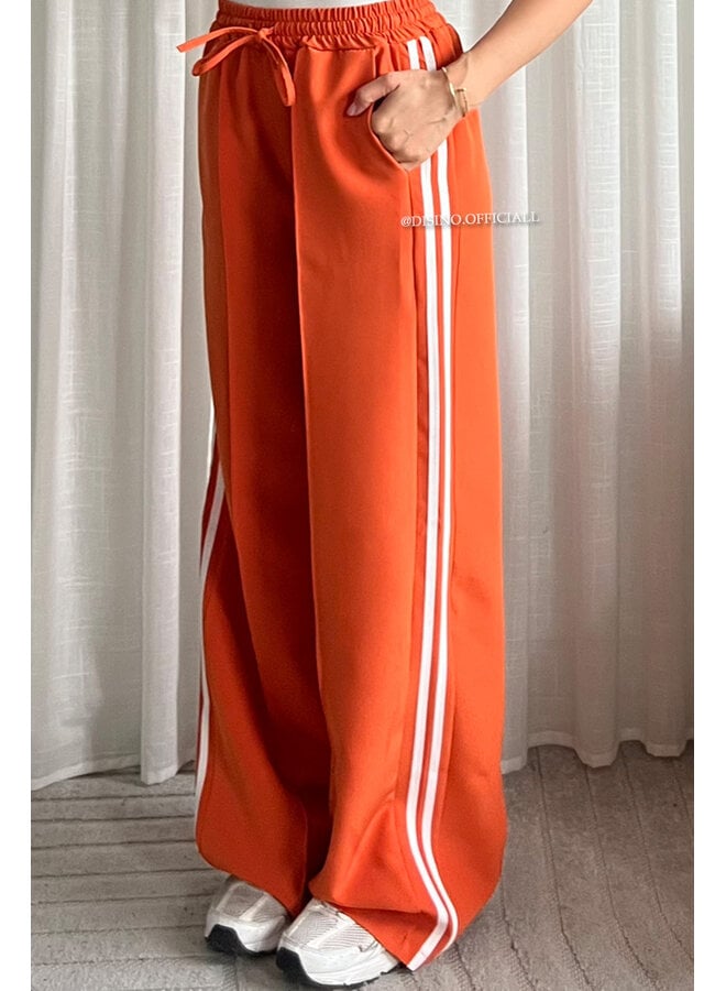 ORANGE - 'QUINTY PANTS' - STRIPED COMFY PANTALON