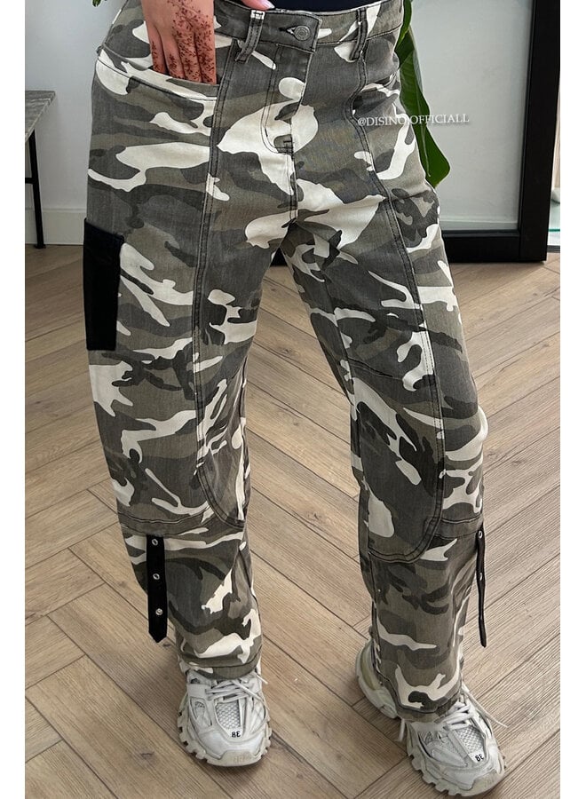 GREY CAMO - 'RIVER JEANS' - SUPER STRETCH CARGO CAMO JEANS