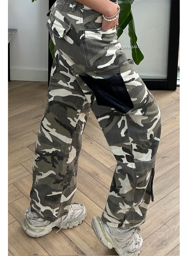 GREY CAMO - 'RIVER JEANS' - SUPER STRETCH CARGO CAMO JEANS