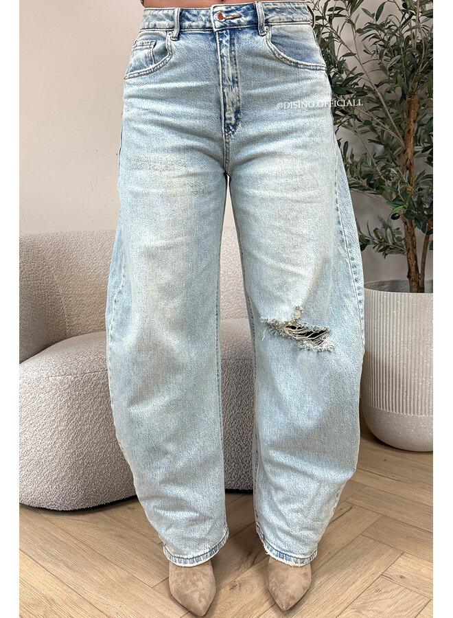 LIGHT BLUE - 'MONICA JEANS' - RIPPED KNEE VIRAL STRETCH BARREL JEANS