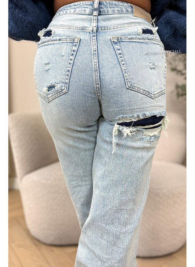 VINTAGE WASHING - 'BERLIN' - STRETCH VIRAL RIPPED STRAIGHT LEG JEANS