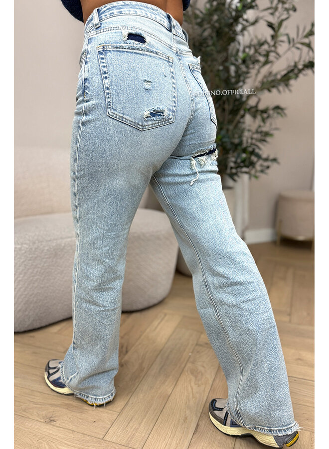 VINTAGE WASHING - 'BERLIN' - STRETCH VIRAL RIPPED STRAIGHT LEG JEANS
