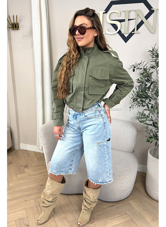 LIGHT BLUE - 'ROWIE BERMUDA' - BAGGY FIT STRETCH SIDE CUT BERMUDA JEANS