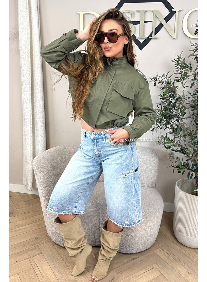 LIGHT BLUE - 'ROWIE BERMUDA' - BAGGY FIT STRETCH SIDE CUT BERMUDA JEANS