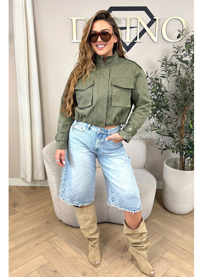 LIGHT BLUE - 'ROWIE BERMUDA' - BAGGY FIT STRETCH SIDE CUT BERMUDA JEANS
