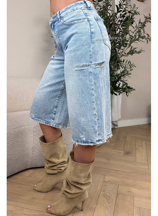 LIGHT BLUE - 'ROWIE BERMUDA' - BAGGY FIT STRETCH SIDE CUT BERMUDA JEANS