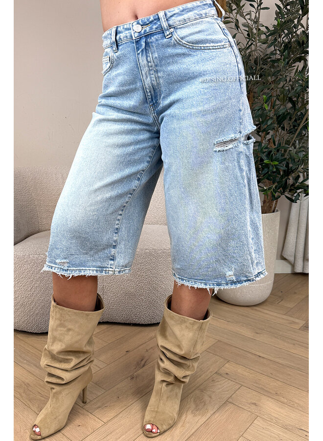 LIGHT BLUE - 'ROWIE BERMUDA' - BAGGY FIT STRETCH SIDE CUT BERMUDA JEANS