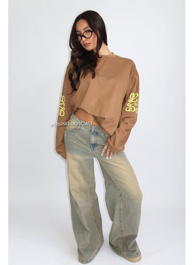 MOCCA - 'MONOGRAM LONGSLEEVE' - OVERSIZED PRIORITY LONGSLEEVE TEE