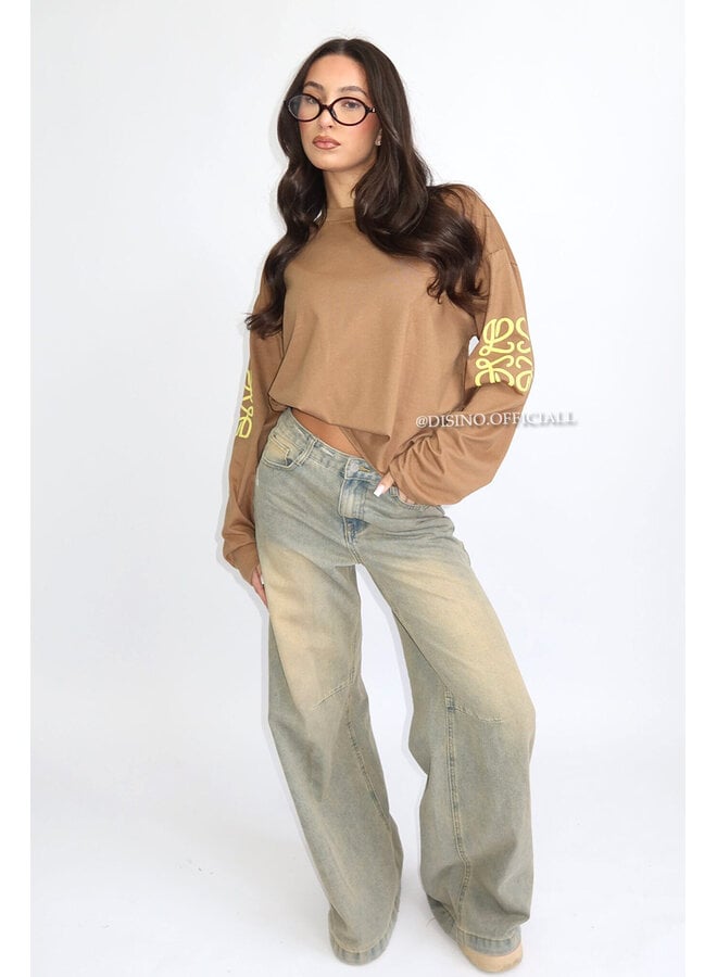 MOCCA - 'MONOGRAM LONGSLEEVE' - OVERSIZED PRIORITY LONGSLEEVE TEE