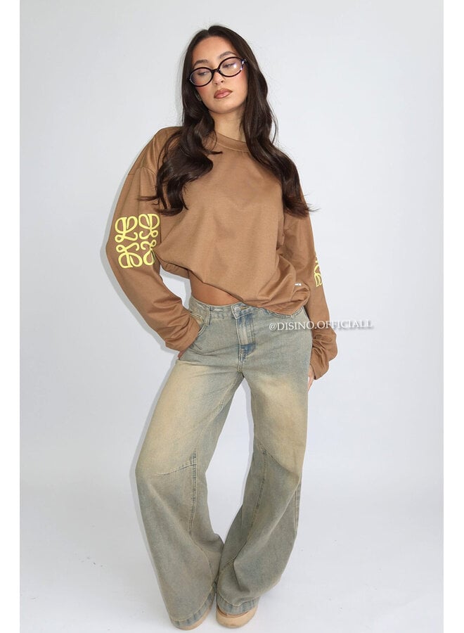 MOCCA - 'MONOGRAM LONGSLEEVE' - OVERSIZED PRIORITY LONGSLEEVE TEE