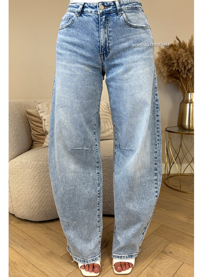 LIGHT BLUE - 'WALES JEANS' - STRETCH VIRAL BALLOON JEANS