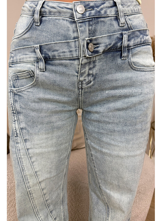 VINTAGE BLUE - 'AXELLE JEANS' - ASSYMETRIC SUPER STRETCH EXCLUSIVE WIDE LEG JEANS