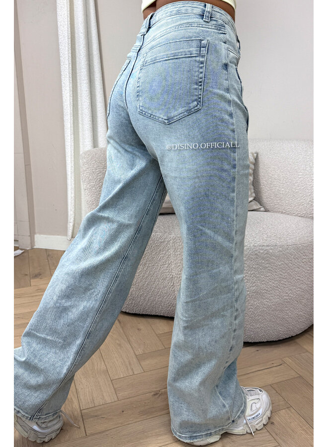 VINTAGE BLUE - 'AXELLE JEANS' - ASSYMETRIC SUPER STRETCH EXCLUSIVE WIDE LEG JEANS