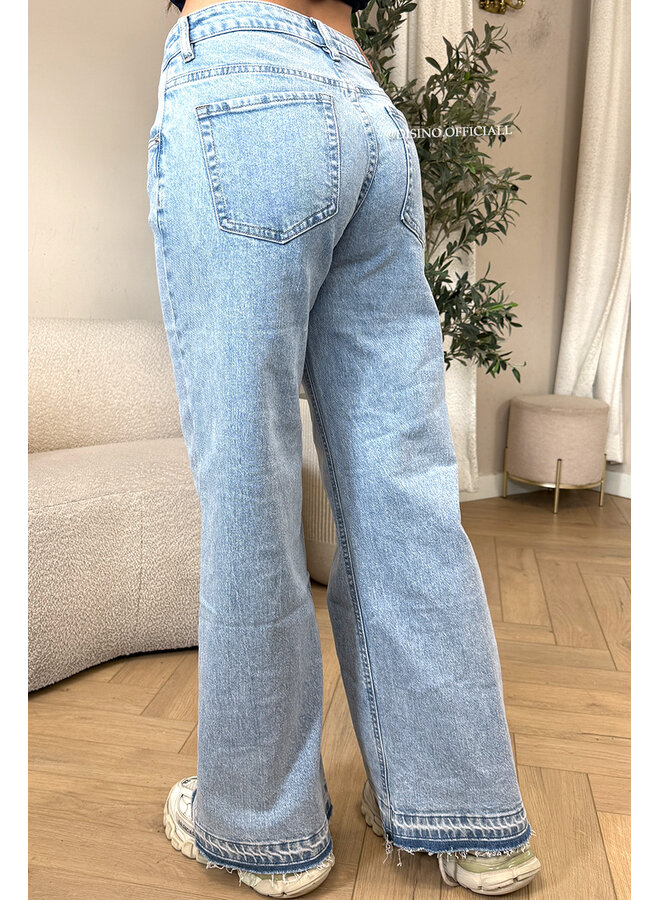LIGHT BLUE - 'VERONA V2' - STRETCH WIDE LEG JEANS