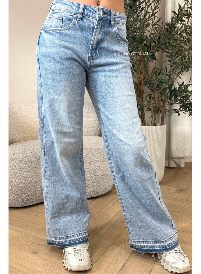 LIGHT BLUE - 'VERONA V2' - STRETCH WIDE LEG JEANS