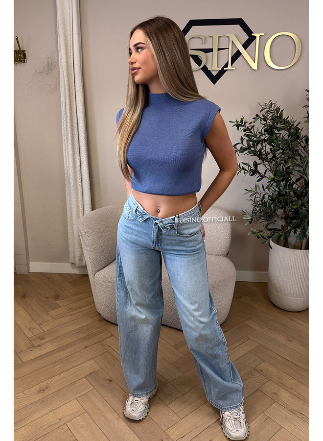 JEANS BLUE - 'CLEO' - BOYFRIEND PUFF SHOULDER TOP