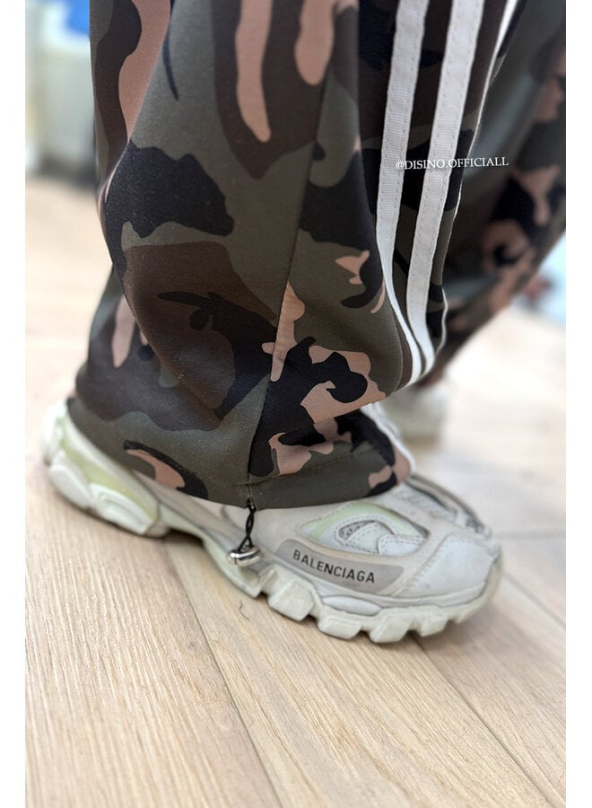CAMO - 'RILEY JOGGER' - BAGGY ARMY STRIPED JOGGER
