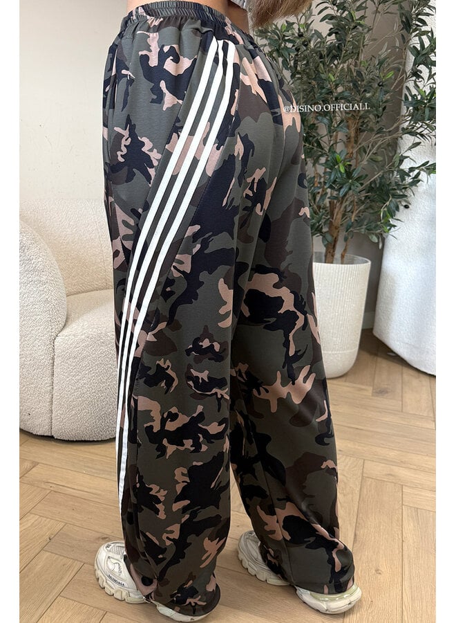 CAMO - 'RILEY JOGGER' - BAGGY ARMY STRIPED JOGGER
