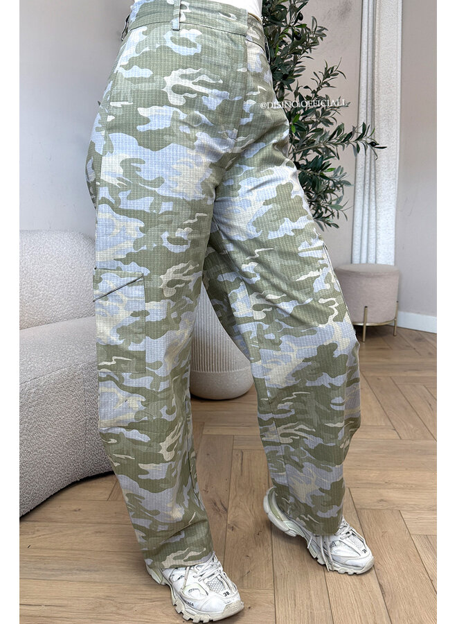 GREEN - 'STORMY JEANS' - CAMO CARGO PANTS