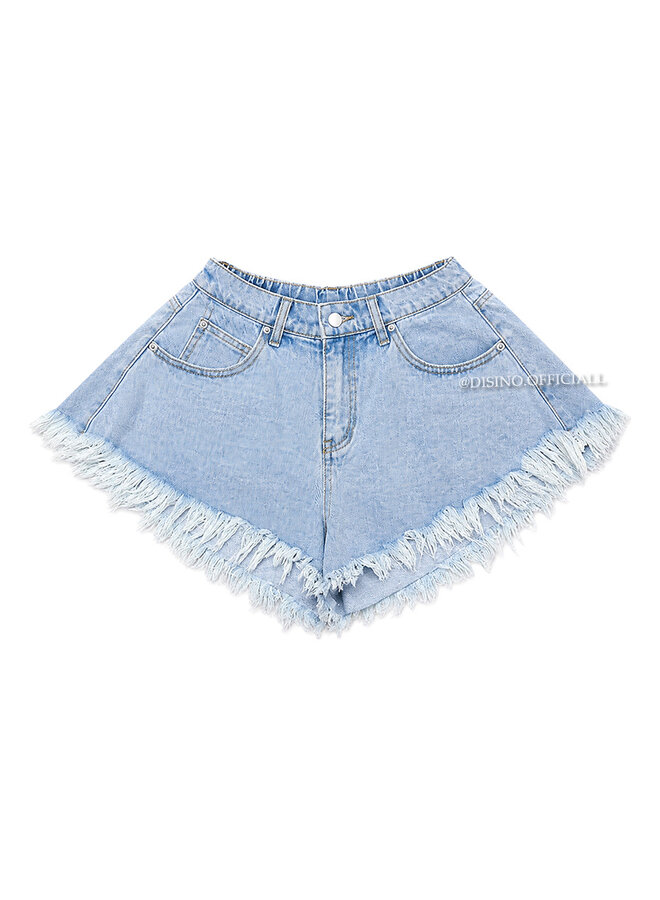 LIGHT BLUE - 'LUNA SHORT' - FRAYED DENIM SHORT