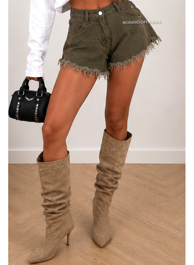 ARMY GREEN - 'LUNA SHORT' - FRAYED DENIM SHORT