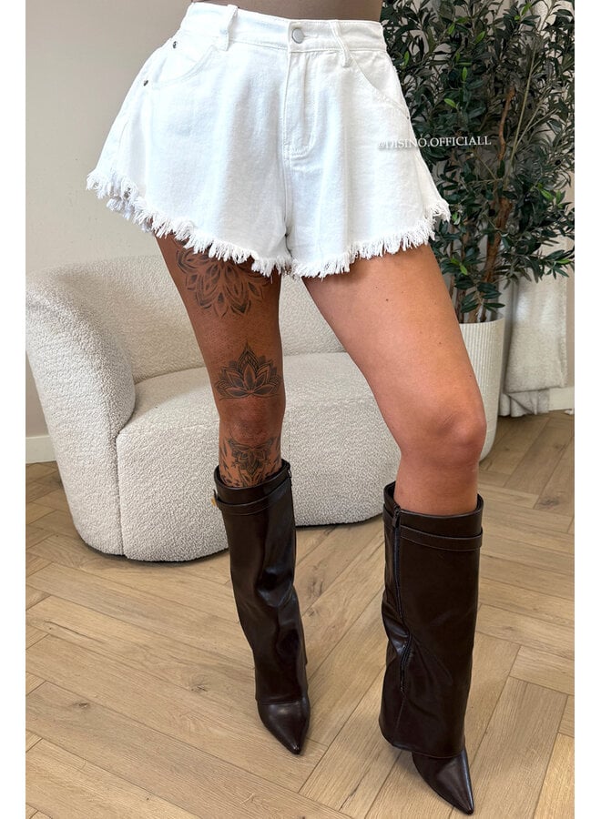 WHITE - 'LUNA SHORT' - FRAYED DENIM SHORT