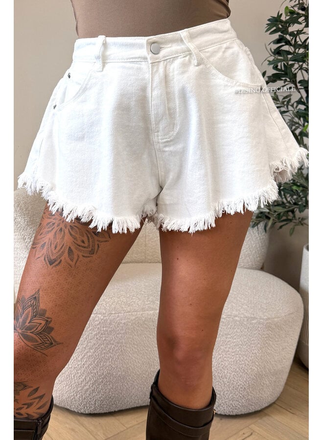 WHITE - 'LUNA SHORT' - FRAYED DENIM SHORT
