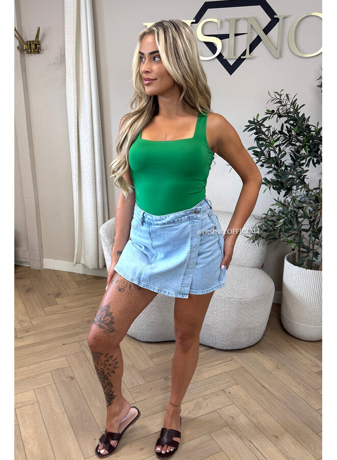 GREEN - 'NOVA BASIC TOP' - SEAMLESS HEMD TOP