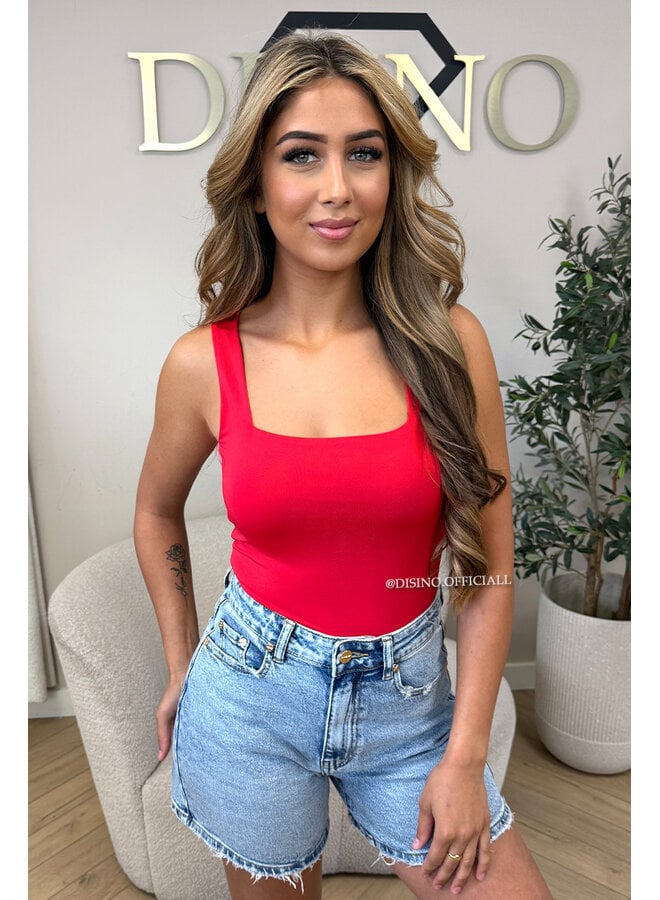 RED - 'NOVA BASIC TOP' - SEAMLESS HEMD TOP