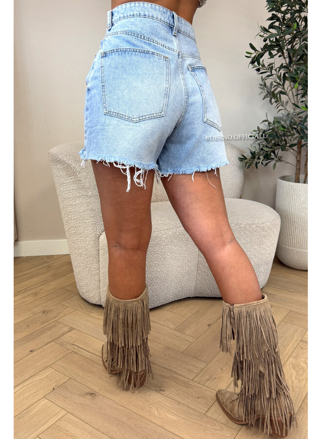 LIGHT BLUE - 'LINDA SHORT' - WIDE DISTRESSED DENIM SHORT