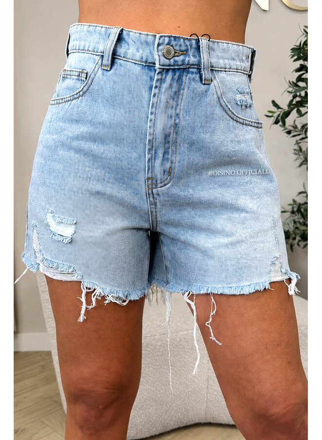 LIGHT BLUE - 'LINDA SHORT' - WIDE DISTRESSED DENIM SHORT