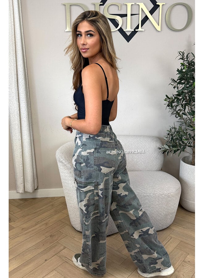 CAMO - 'MARLEY JEANS' - PERFECT DENIM CARGO CAMO JEANS