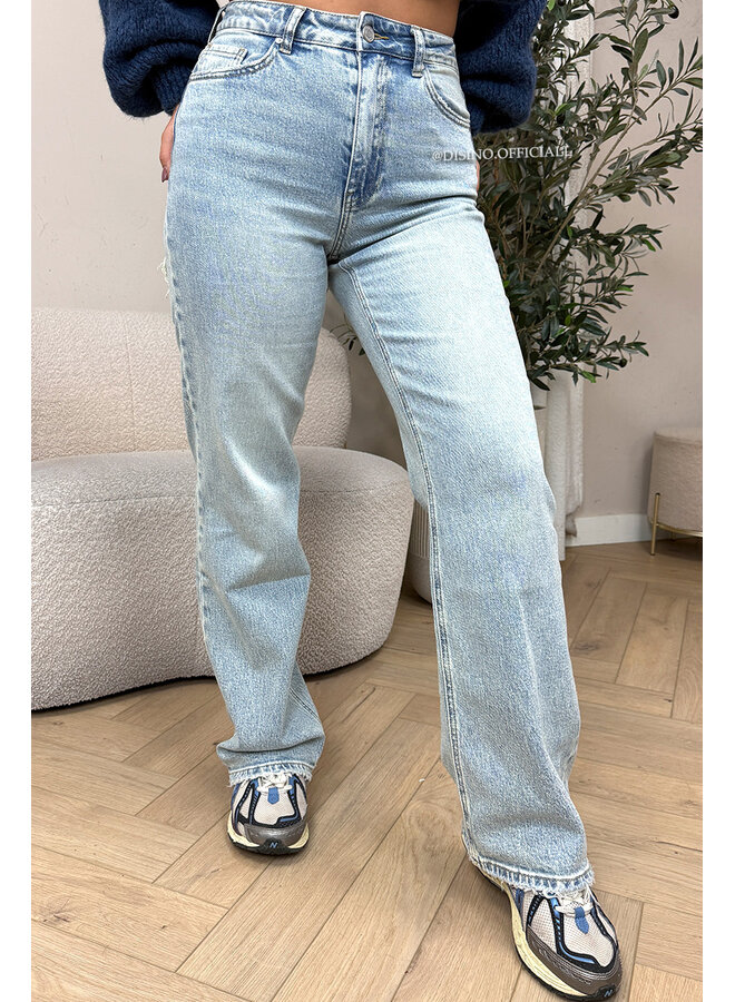 VINTAGE WASHING - 'BERLIN' - STRETCH VIRAL RIPPED STRAIGHT LEG JEANS