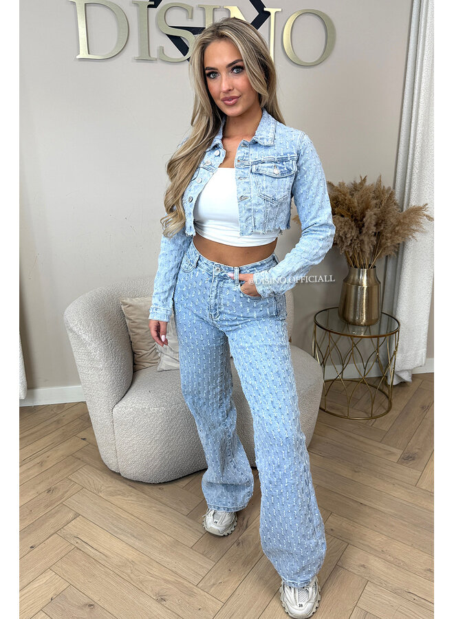 LIGHT BLUE - 'WHITNEY JEANS' - SUPER STRETCH INSPIRED RELIEF STRAIGHT LEG JEANS