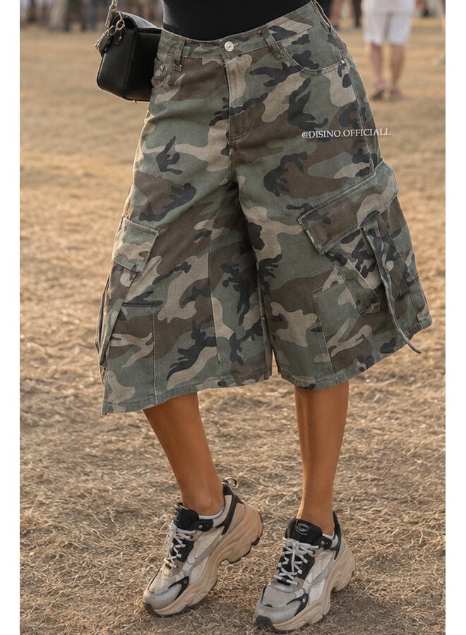 CAMO - 'RIVER JORT' - EXTRA WIDE LEG CAMO JORT