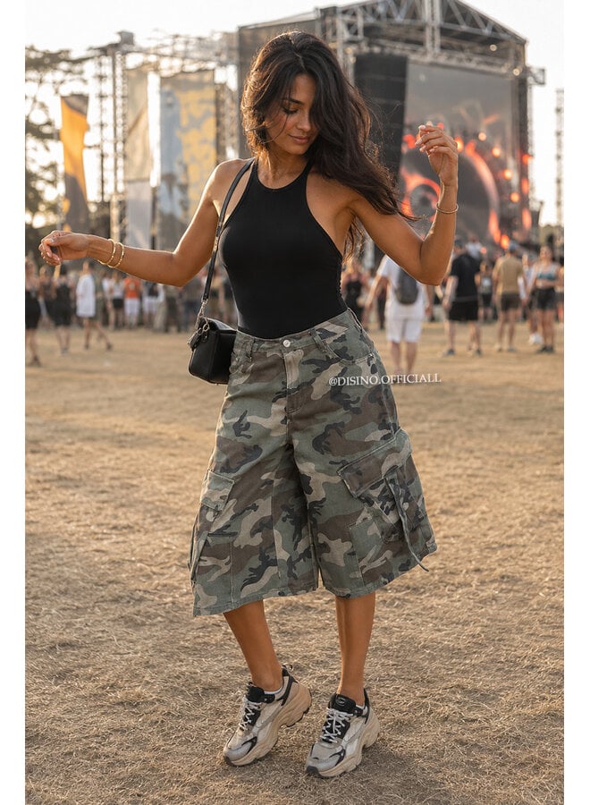 CAMO - 'RIVER JORT' - EXTRA WIDE LEG CAMO JORT
